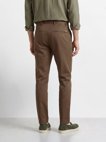 Men's Brown Slim Fit Solid Casual Chinos