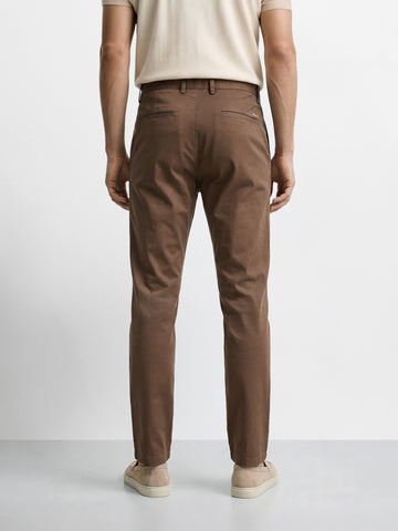 Men's Brown Regular Fit Solid Casual Chinos