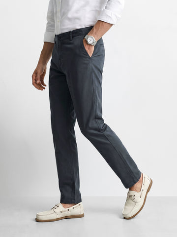 Men's Grey Regular Fit Solid Casual Chinos