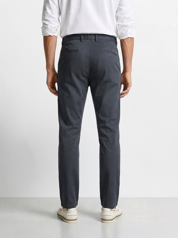 Men's Grey Regular Fit Solid Casual Chinos