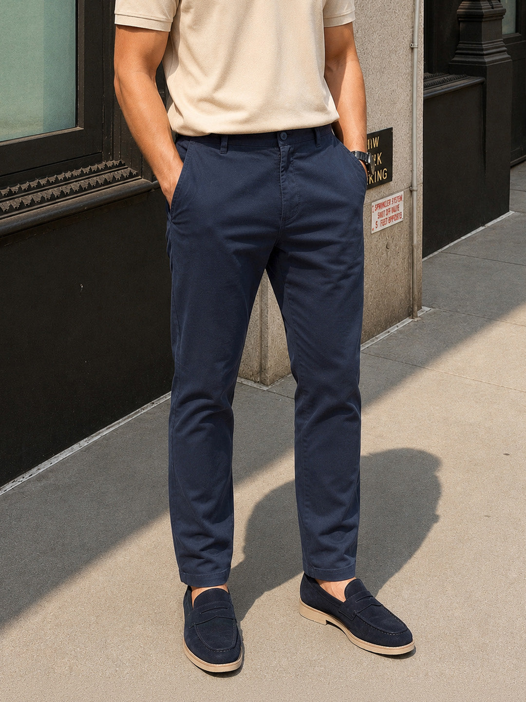Men's Brown Regular Fit Solid Casual Chinos