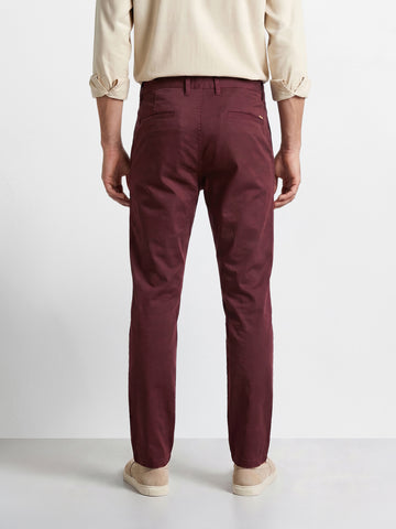 Men's Maroon Regular Fit Solid Casual Chinos