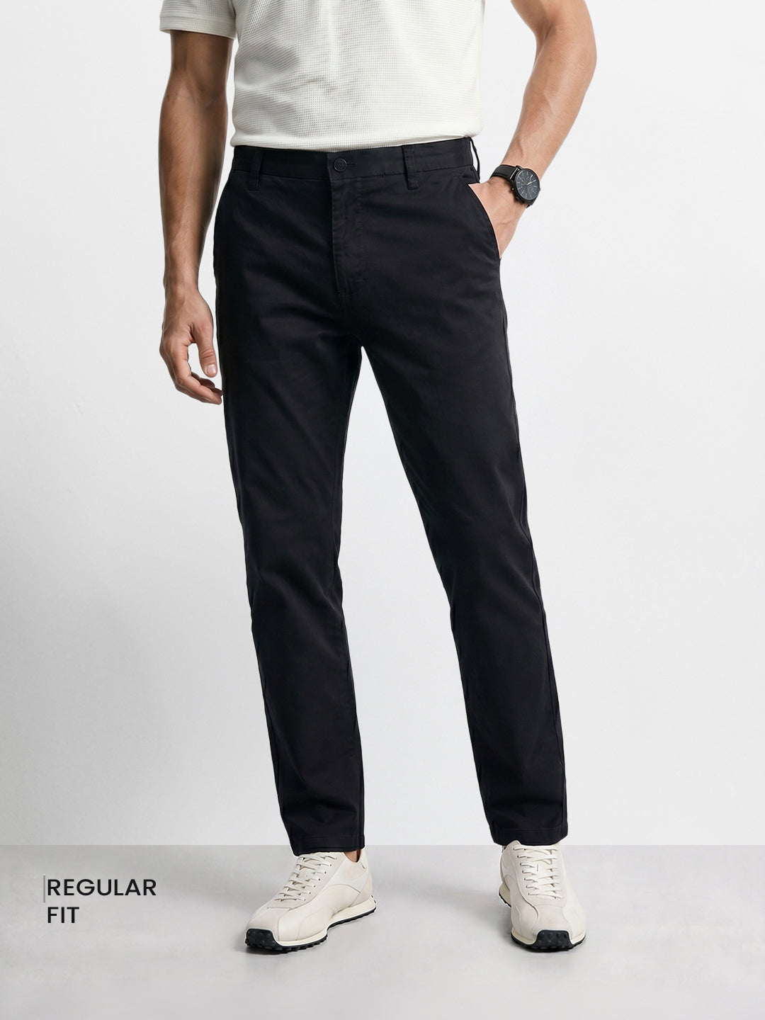 Men's Black Regular Fit Solid Casual Chinos