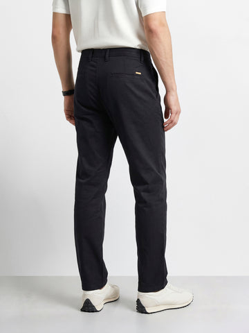 Men's Black Regular Fit Solid Casual Chinos