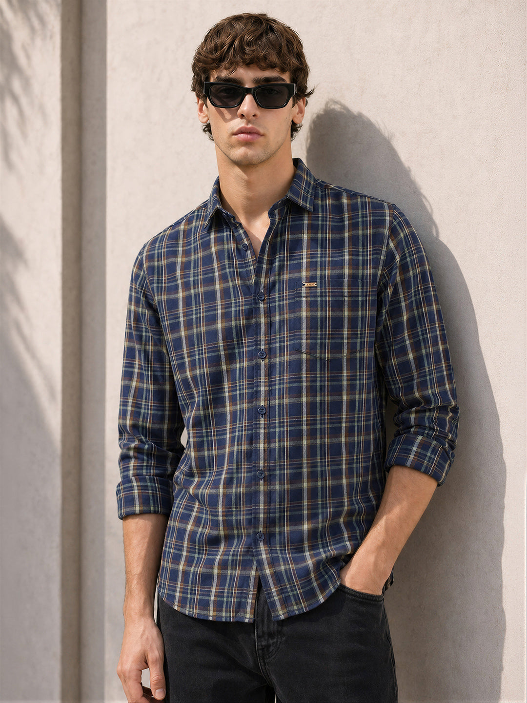 Men's Navy Blue Slim Fit Checkered Casual Shirts