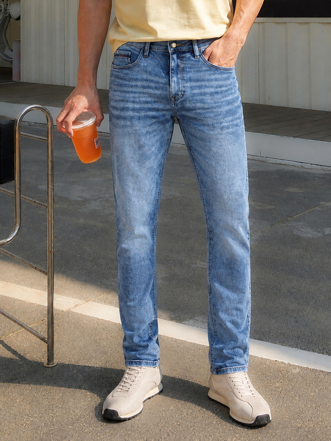 Men's Dark Blue Slim Fit Solid Casual Jeans