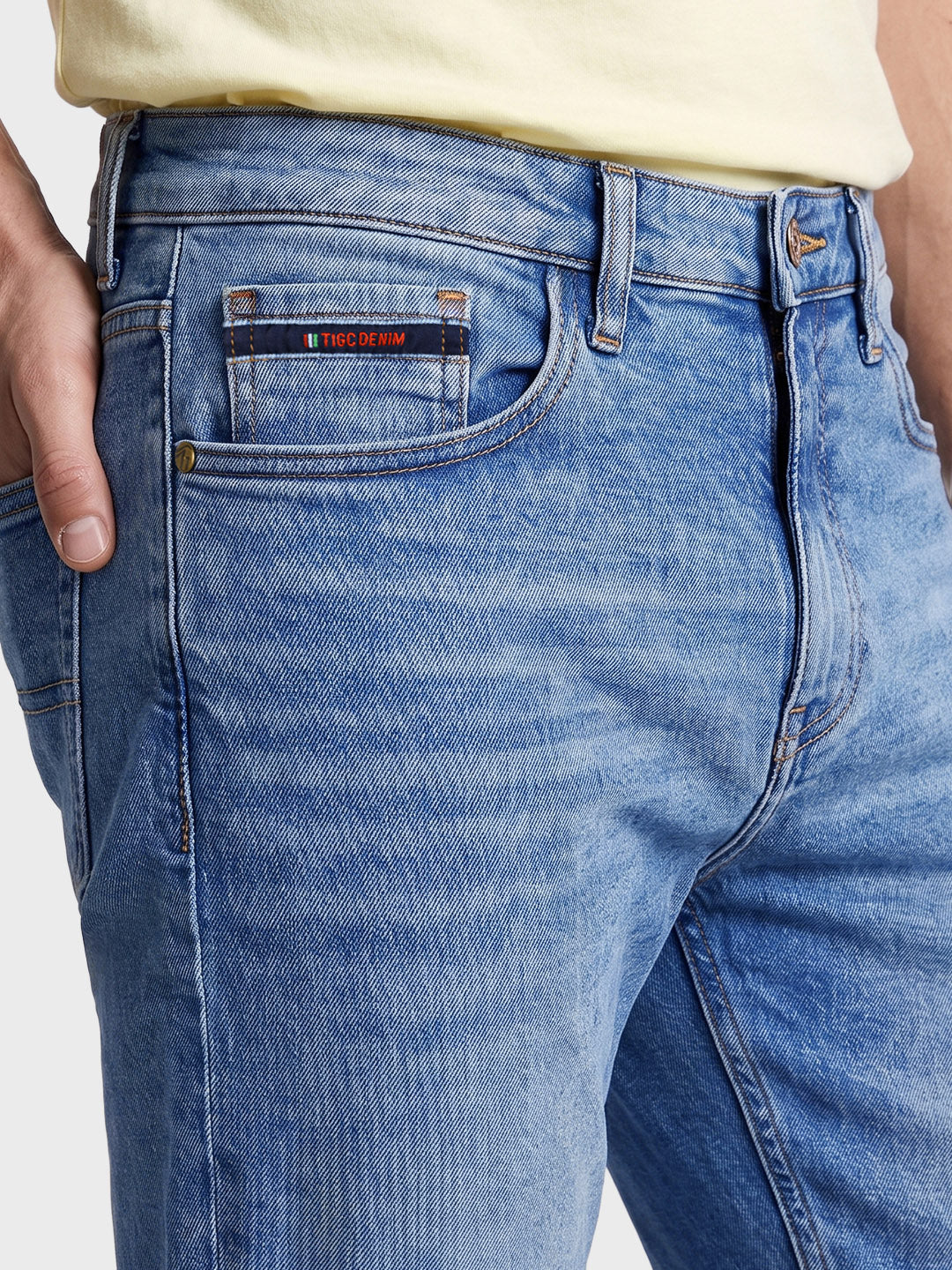 Men's Dark Blue Slim Fit Solid Casual Jeans