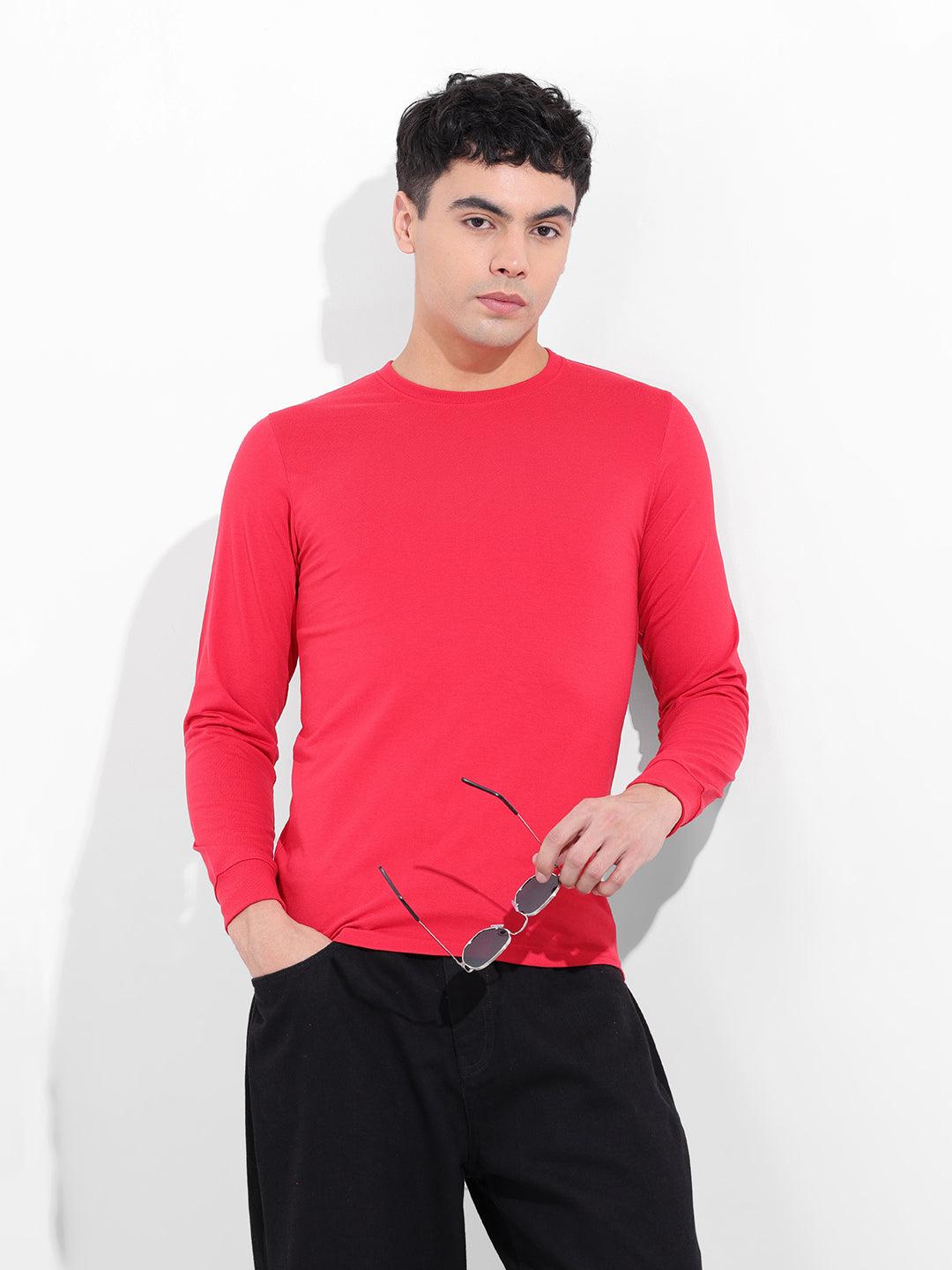 Men's Red Slim Fit Solid Round Neck T-shirt