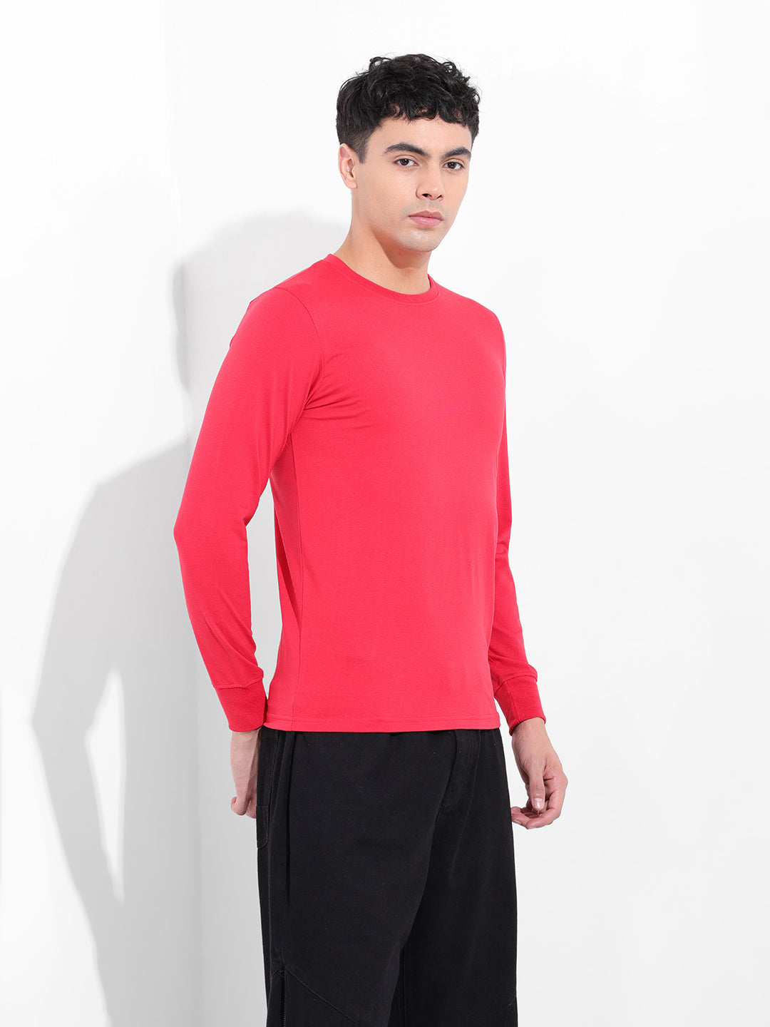 Men's Red Slim Fit Solid Round Neck T-shirt