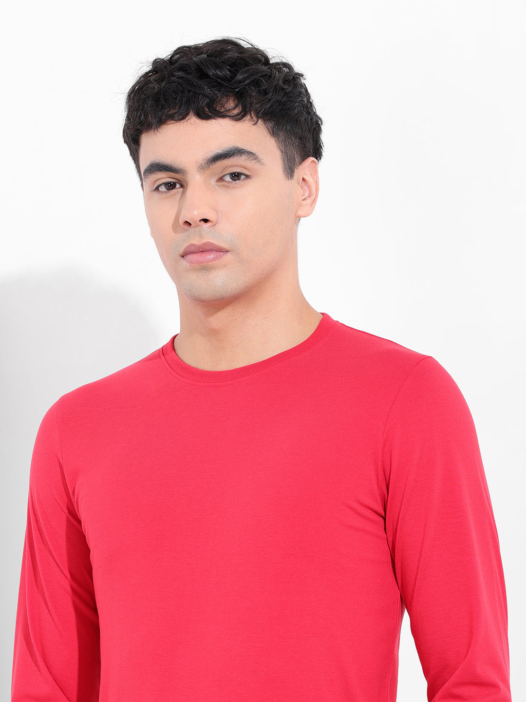 Men's Red Slim Fit Solid Round Neck T-shirt