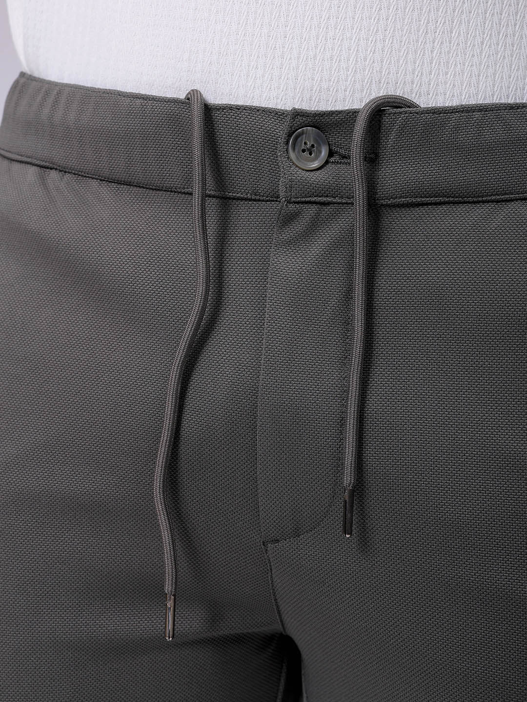 Men's Grey Slim Fit Textured Mid-Rise Stretchable Knitted Formal Trousers