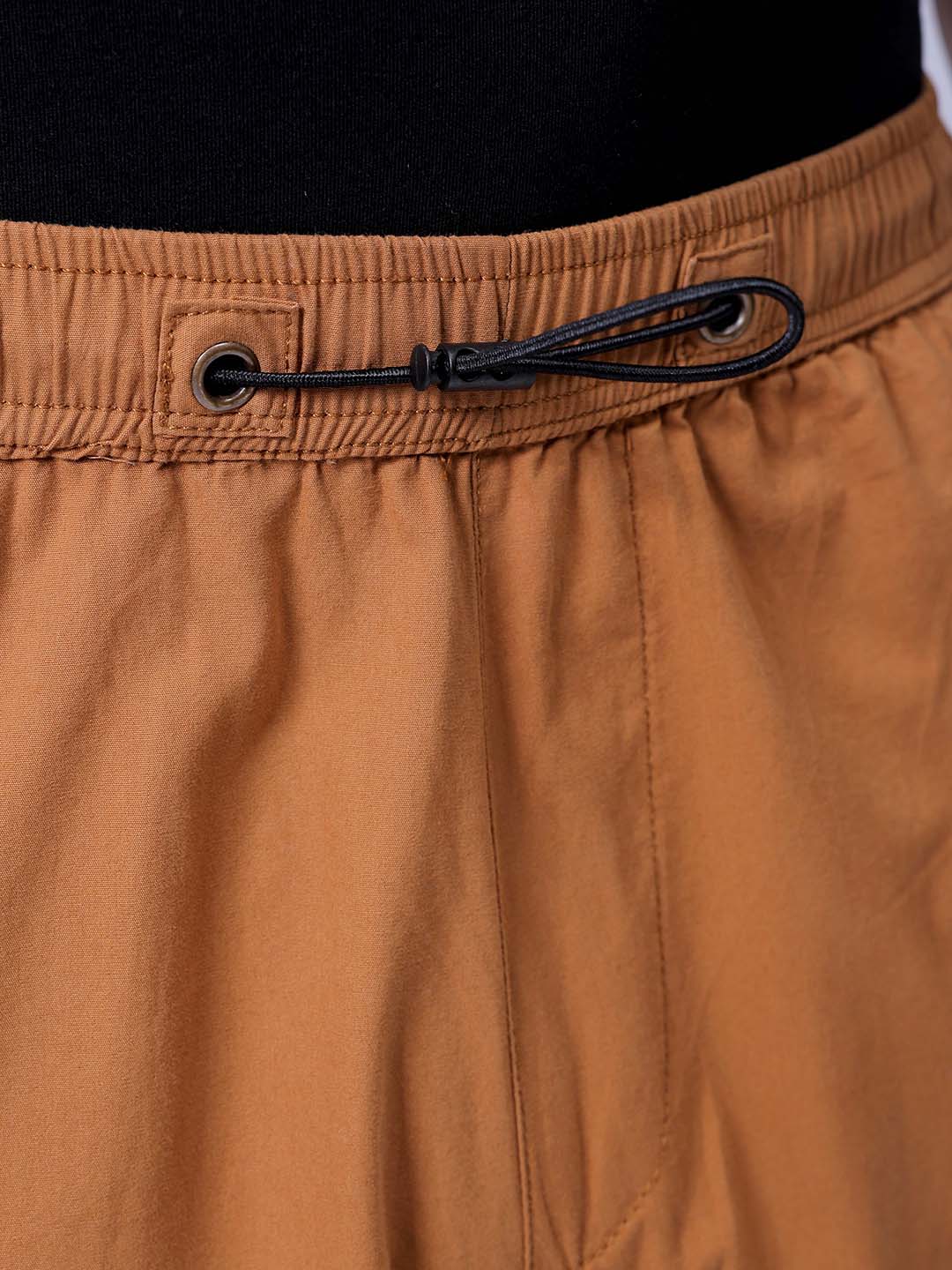 Men's Brown Relaxed Fit Solid Mid-Rise Elasticated Cargos