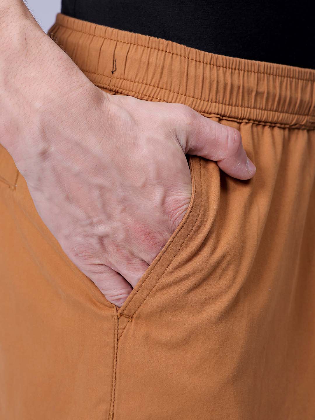 Men's Brown Relaxed Fit Solid Mid-Rise Elasticated Cargos