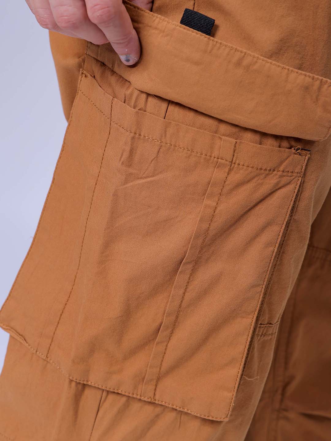 Men's Brown Relaxed Fit Solid Mid-Rise Elasticated Cargos