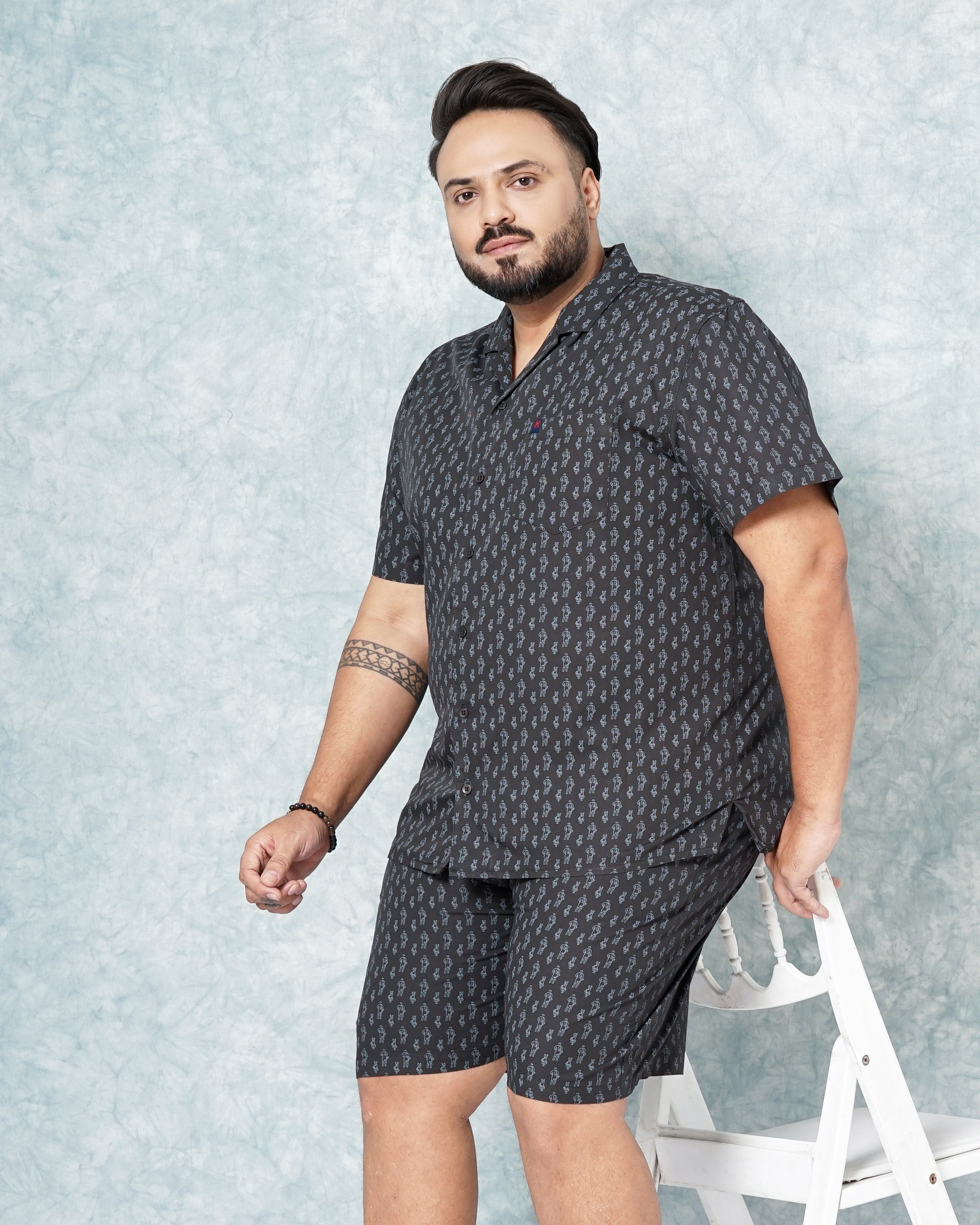 Shop Hardsoda Men Black Plus Size Geometric Printed Lounge Set Online.