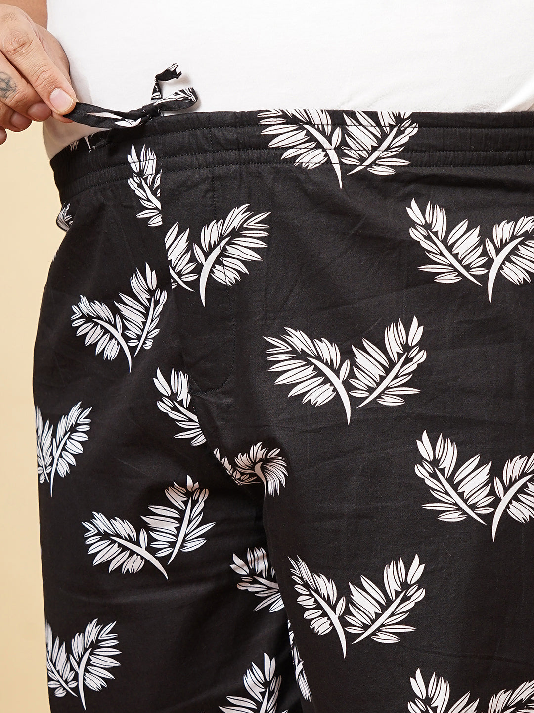 Shop Men's Black Plus Size Floral Lounge Pants Online.