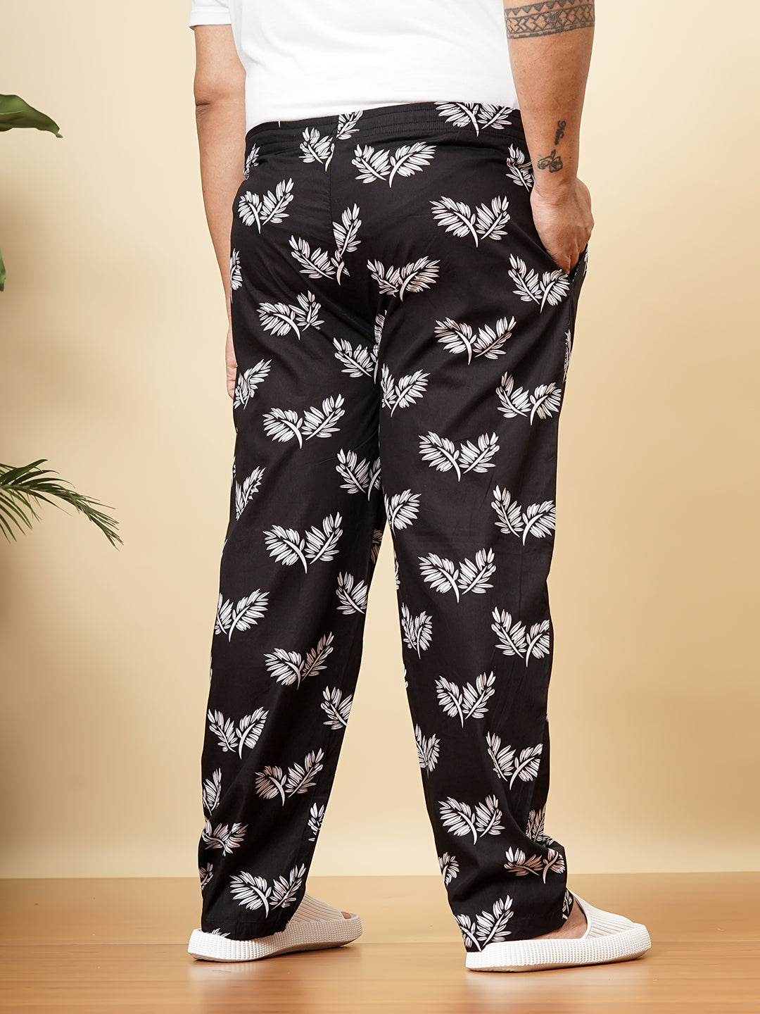 Shop Men's Black Plus Size Floral Lounge Pants Online.