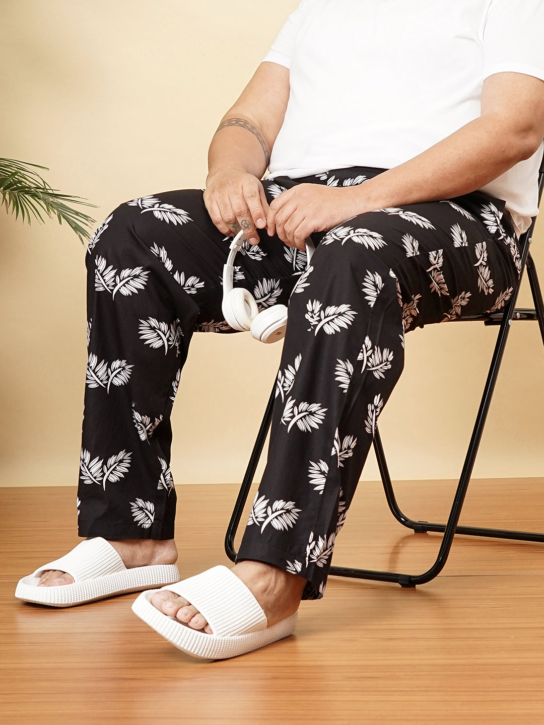 Shop Men's Black Plus Size Floral Lounge Pants Online.