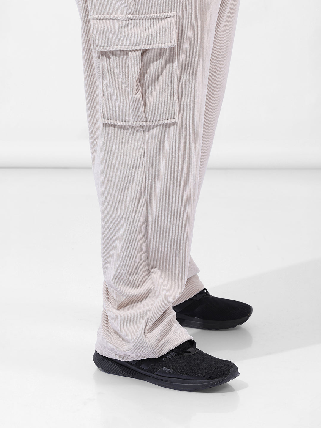 Men's Off White Loose Cargo Utility Joggers