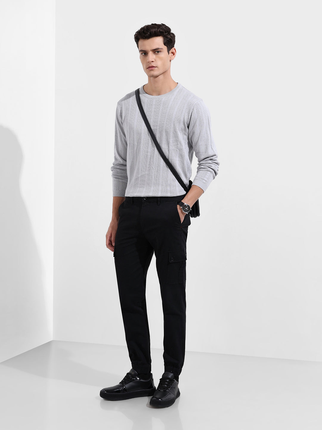 Men's Black Regular Fit Solid Utility Cargo