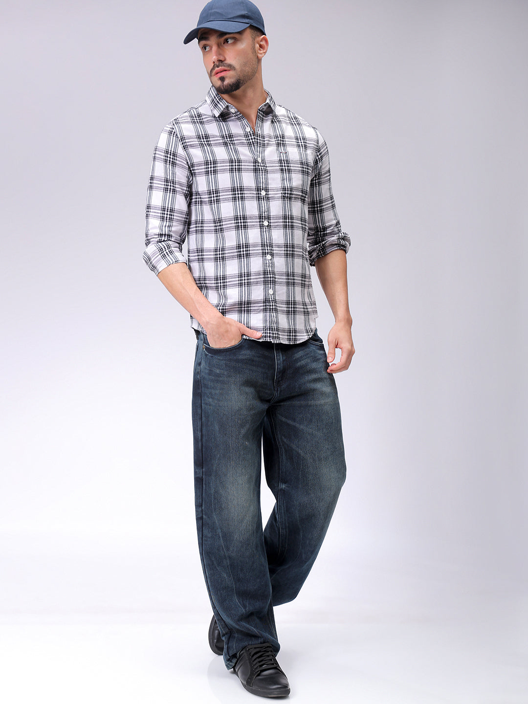 Men's Black Slim Fit Checked Casual Shirt