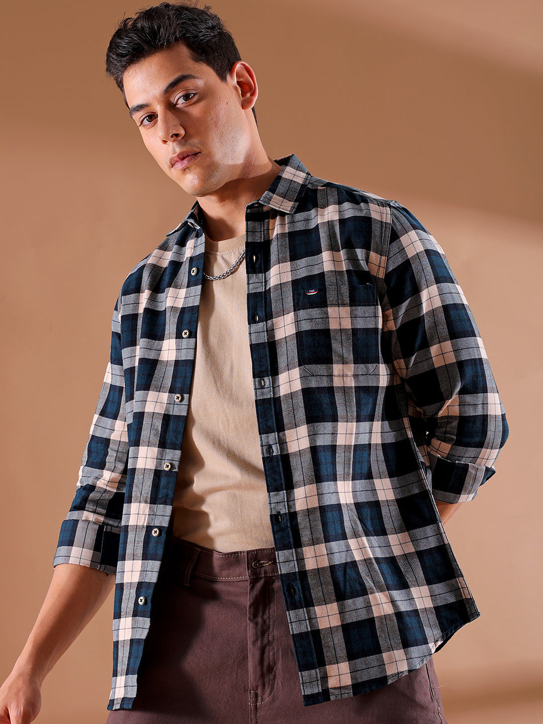 Shop Men's Cream Slim Fit Checked Casual Shirt Online.