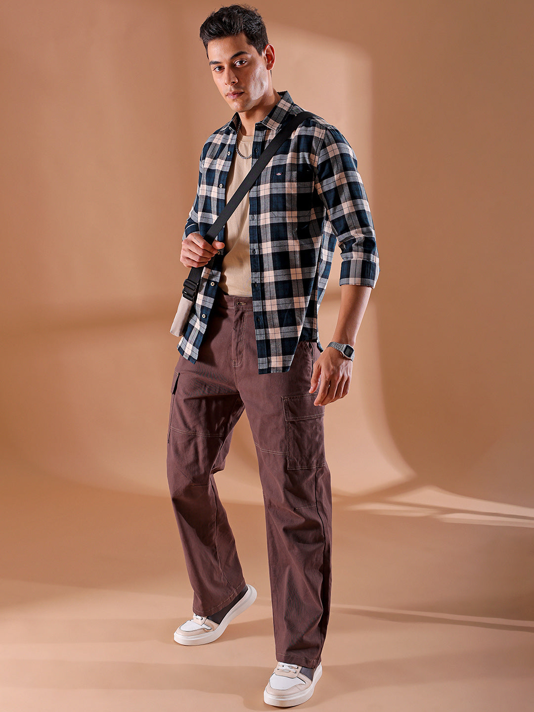 Shop Men's Cream Slim Fit Checked Casual Shirt Online.