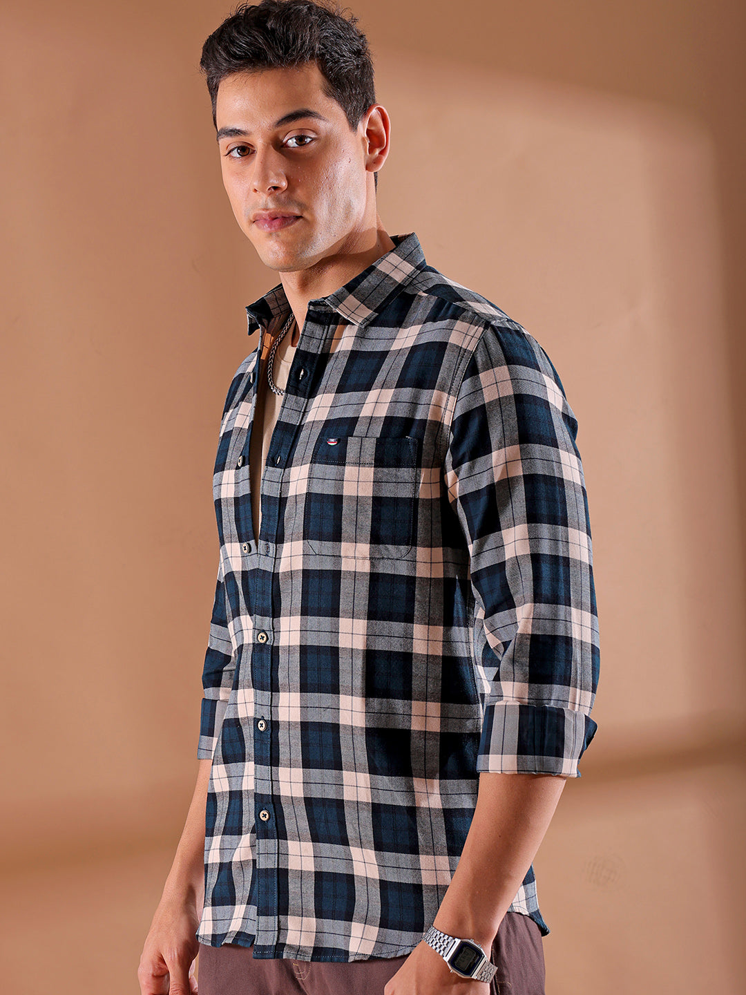 Shop Men's Cream Slim Fit Checked Casual Shirt Online.