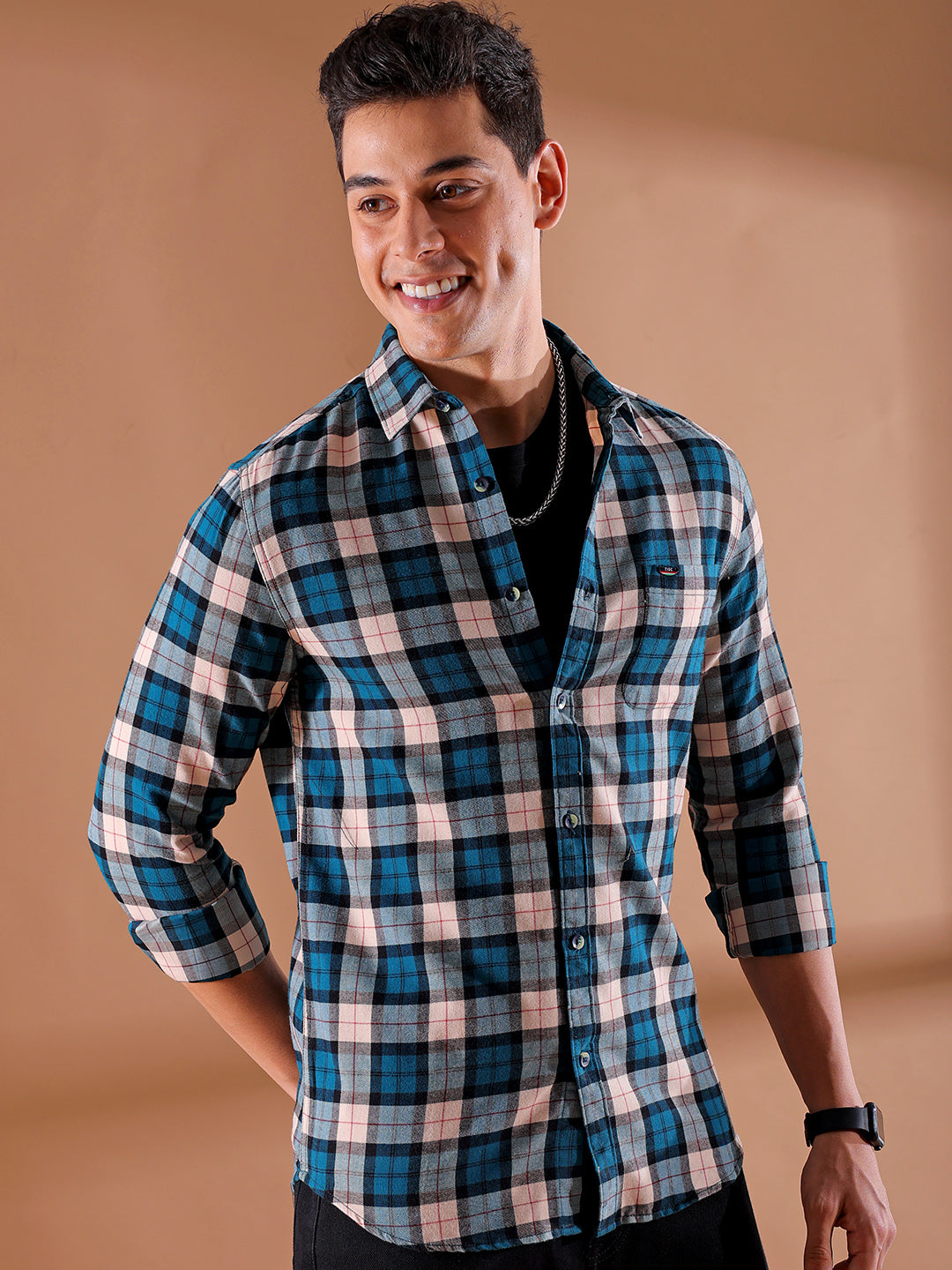 Shop Men's Cream Slim Fit Checked Casual Shirt Online.