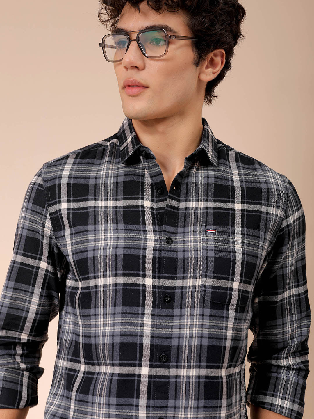 Men's Black Slim Fit Checked Casual Shirt