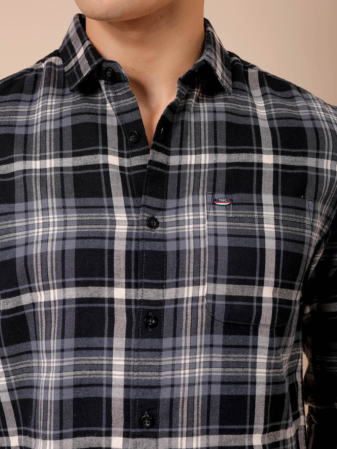 Men's Black Slim Fit Checked Casual Shirt