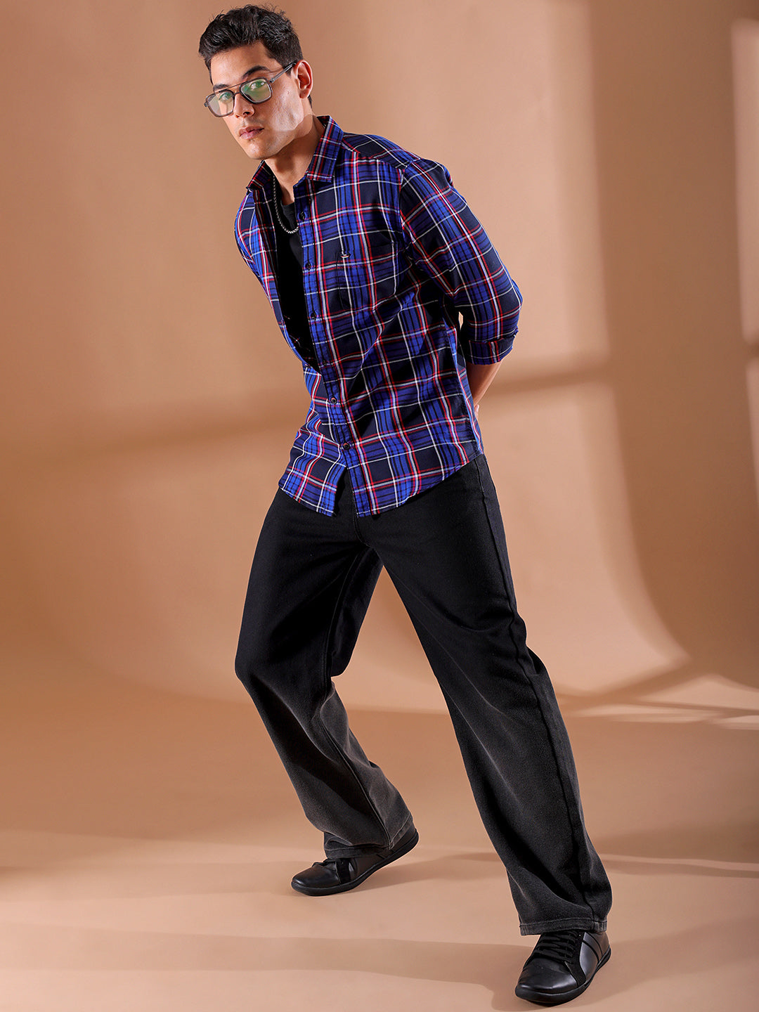 Shop Men's Checked Slim Fit Shirt Online.