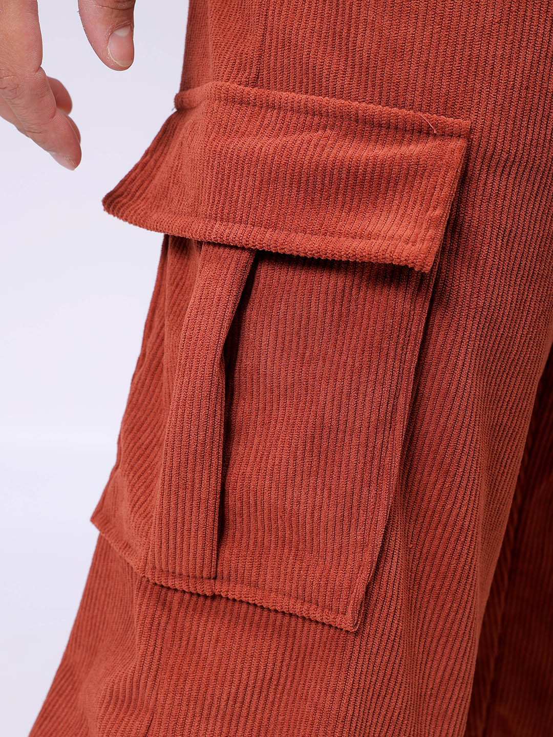 Men's Rust Baggy Textured Mid-Rise Cargos
