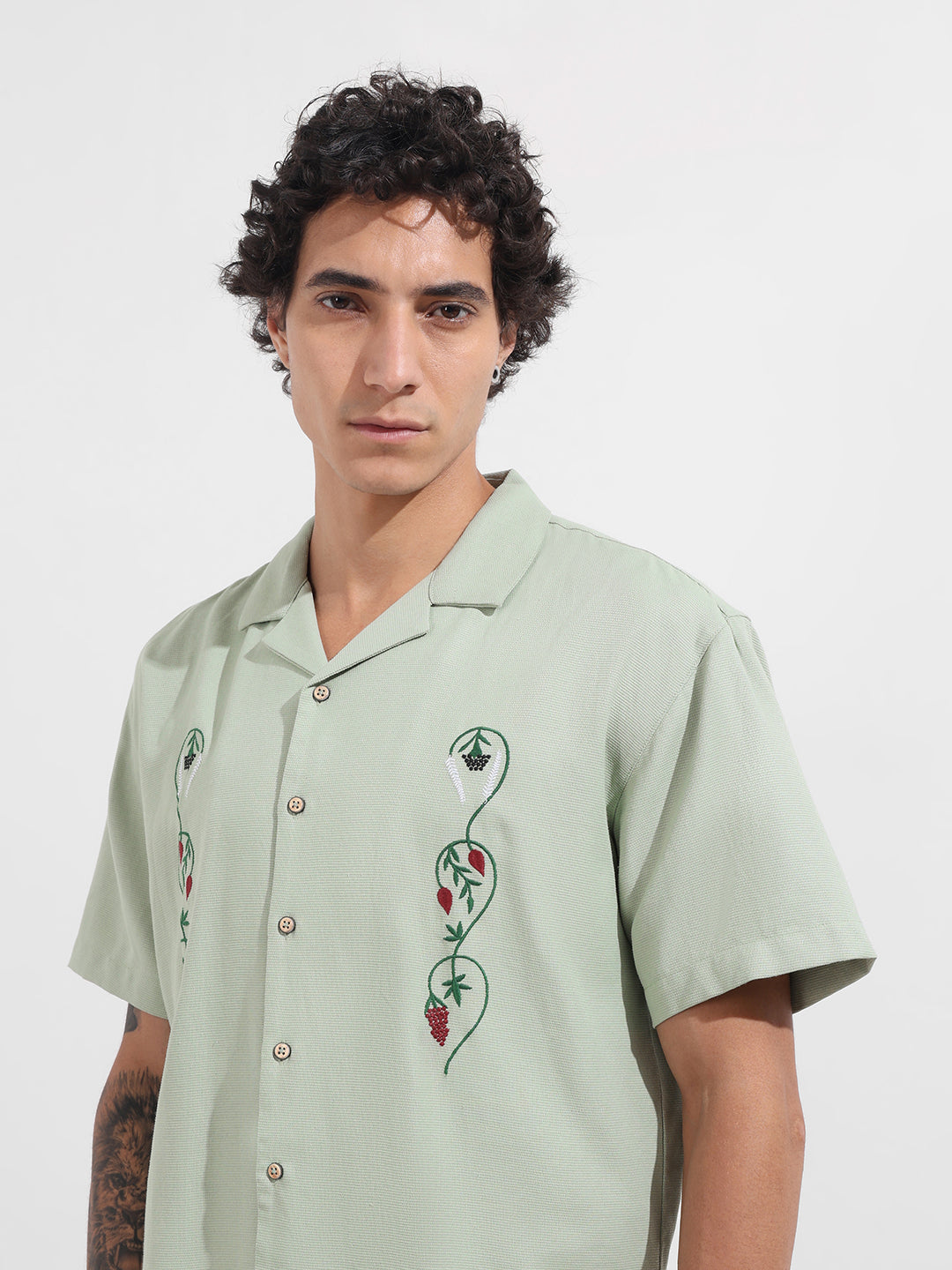 Men's Green Relaxed Fit Embroidered Tom&Jerry Character Shirt