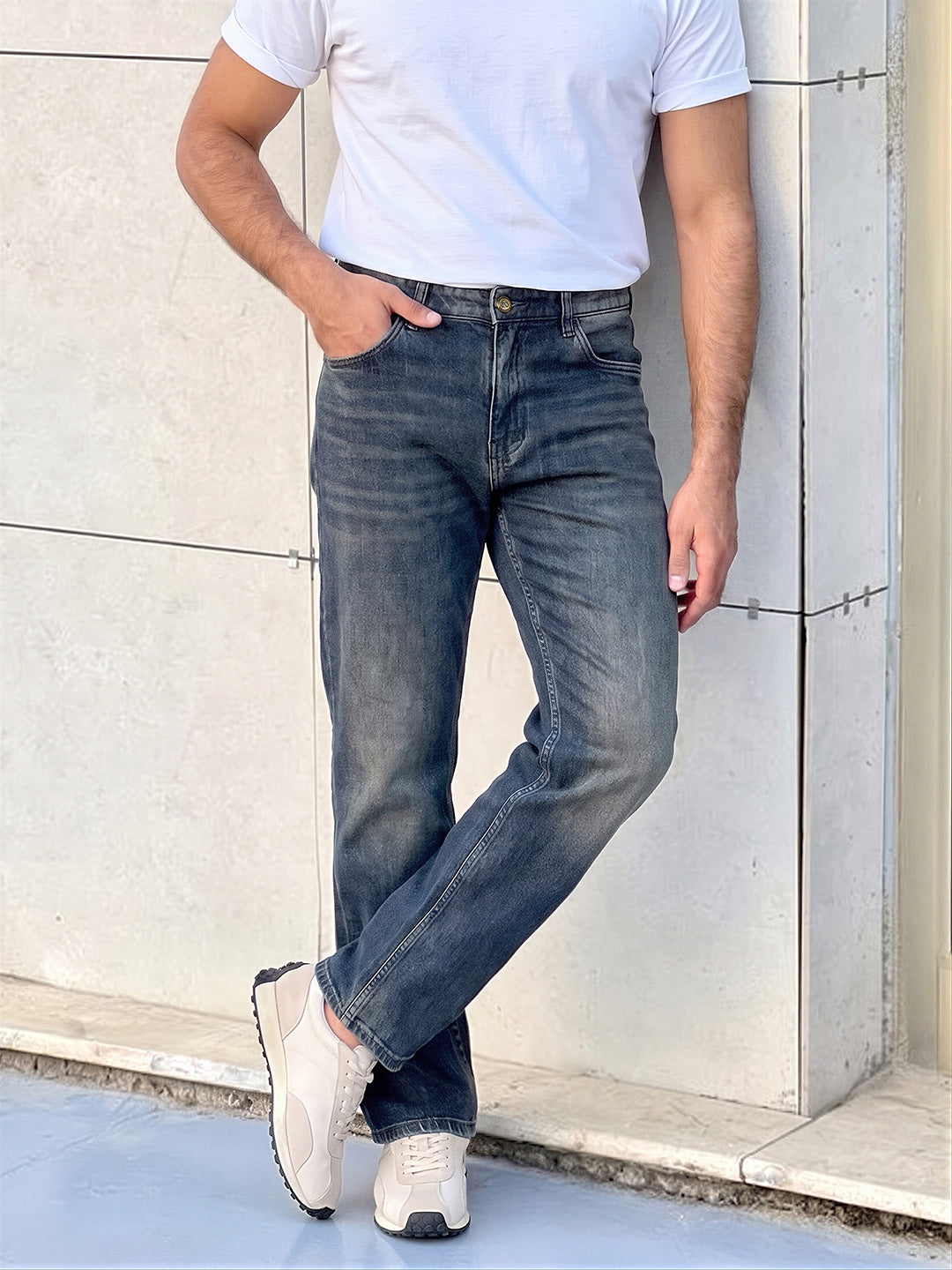 Men's Blue Vintage Straight Fit Solid Casual Jeans