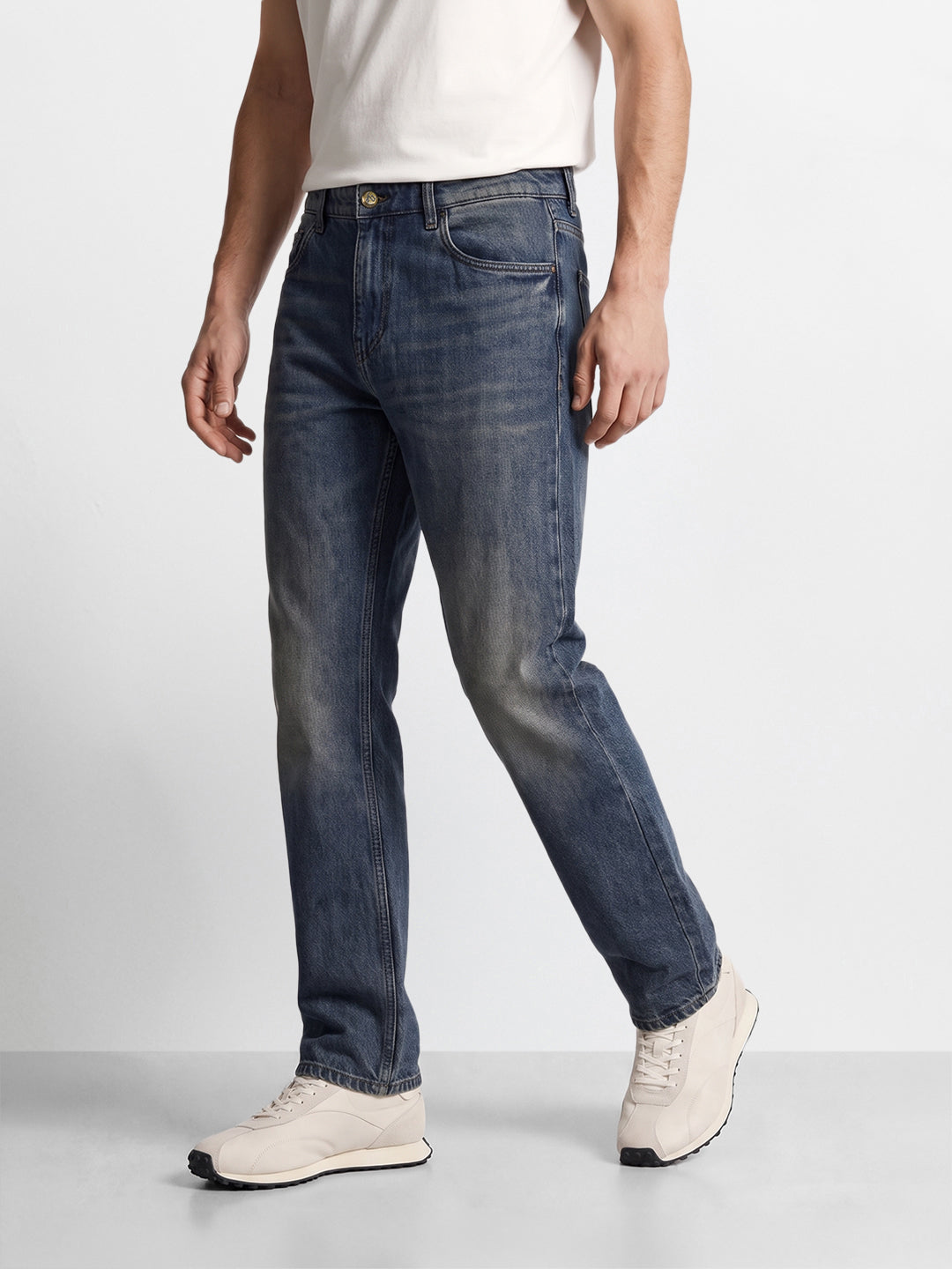 Men's Blue Vintage Straight Fit Solid Casual Jeans