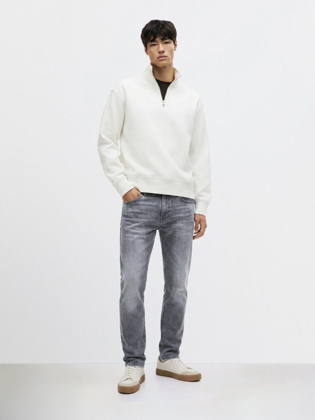 Men's Grey Slim Fit Solid Casual Jeans