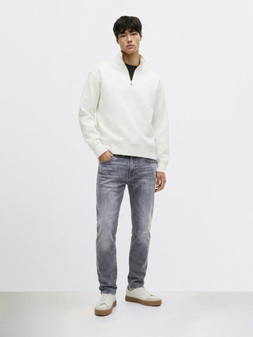 Men's Grey Slim Fit Solid Casual Jeans