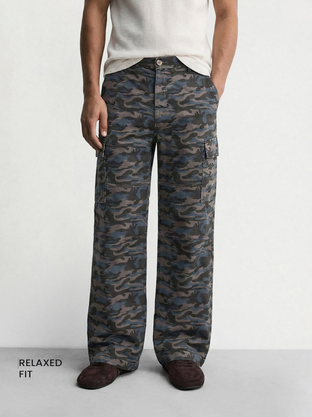 Men's Grey Relaxed Fit Color Blocked Utility Cargo