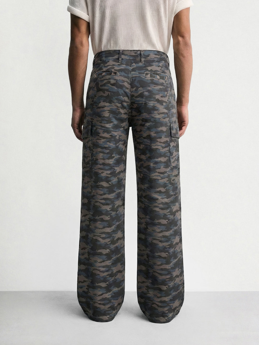 Men's Grey Relaxed Fit Color Blocked Utility Cargo