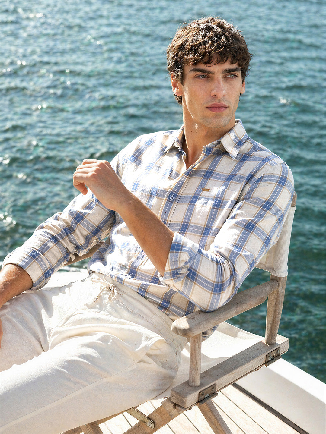 Men's Navy Blue Regular Fit Checkered Casual Shirts
