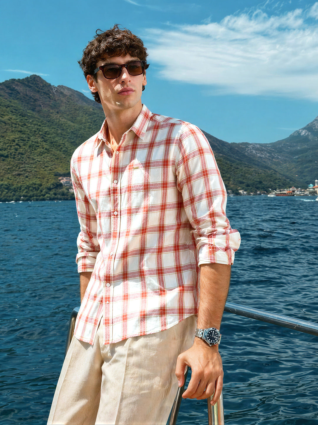 Men's Red Regular Fit Checkered Casual Shirts