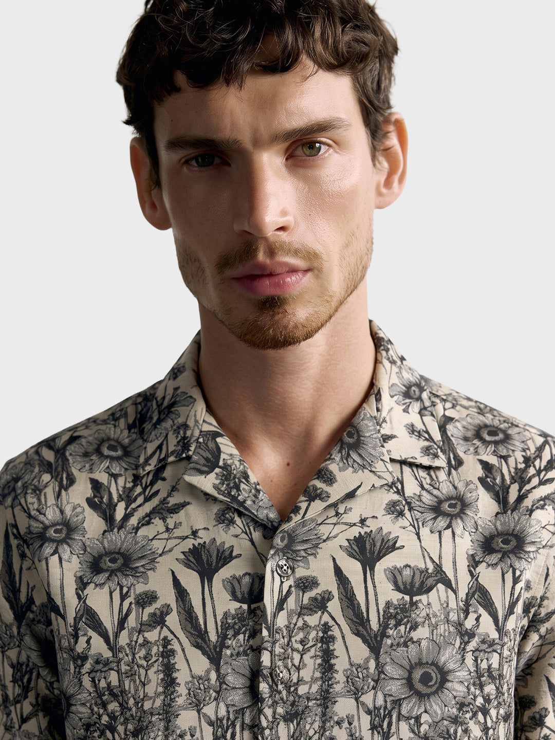 Men's Beige Relaxed Fit Floral Printed Casual Shirt