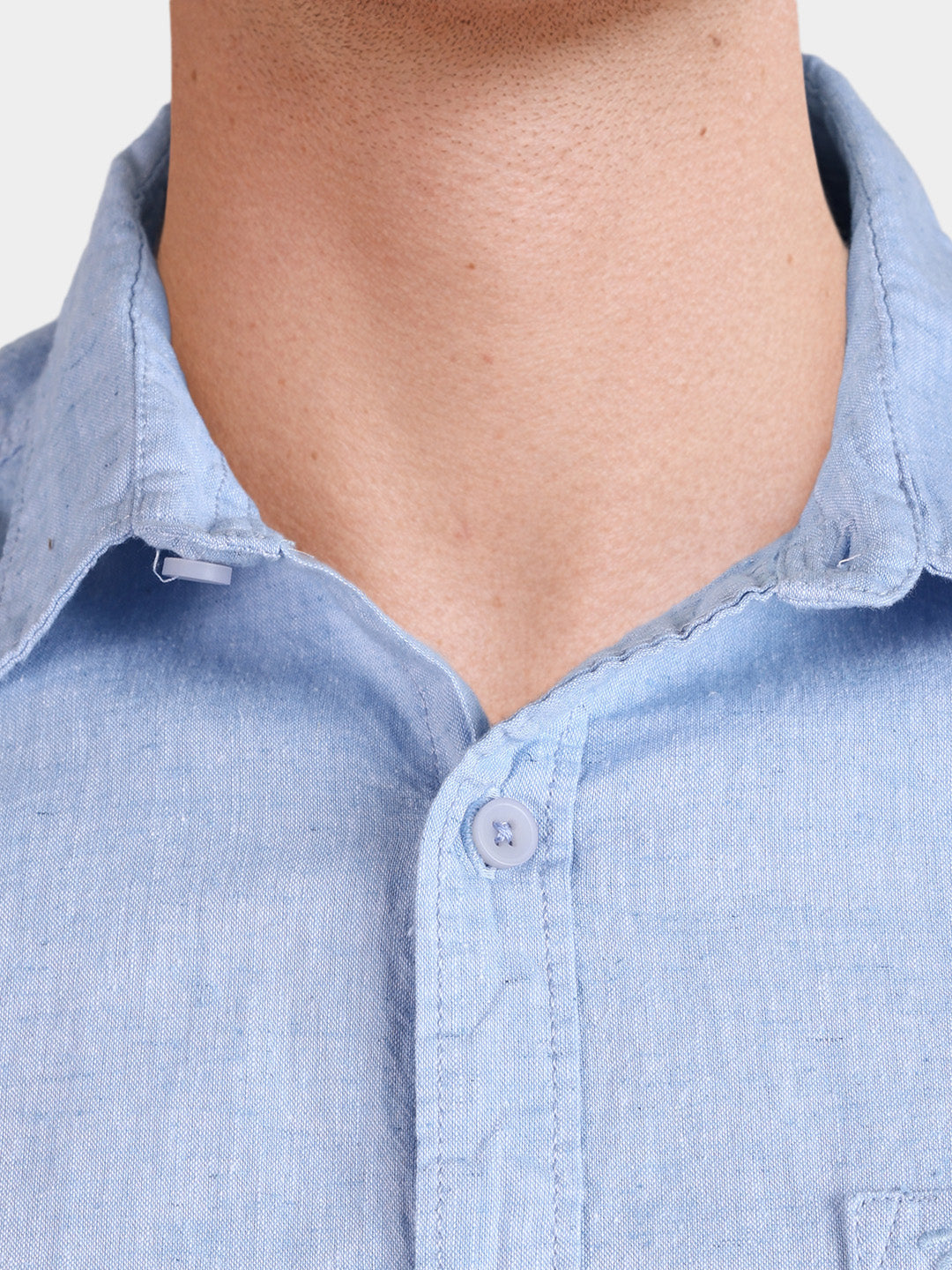 Men's Blue Slim Fit Solid Casual Shirt