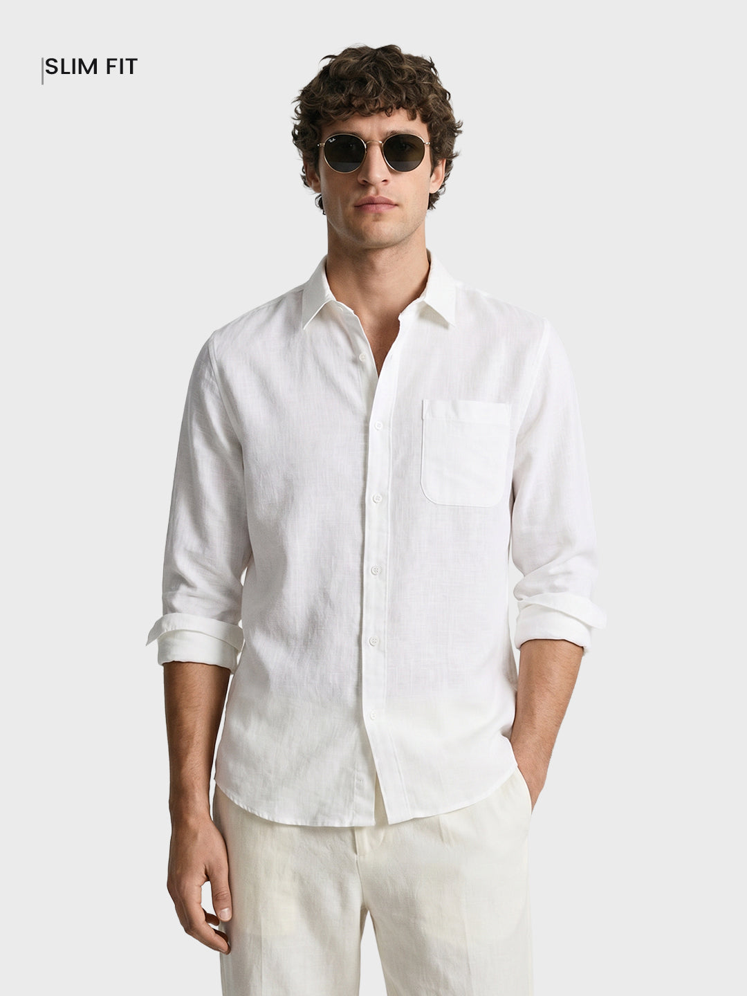 Men's White Slim Fit Solid Casual Shirts