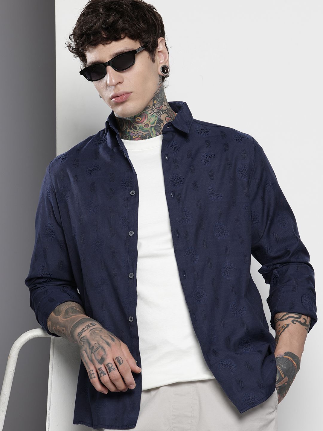 Men's Navy Blue Regular Fit Textured Resort Wear Shirt