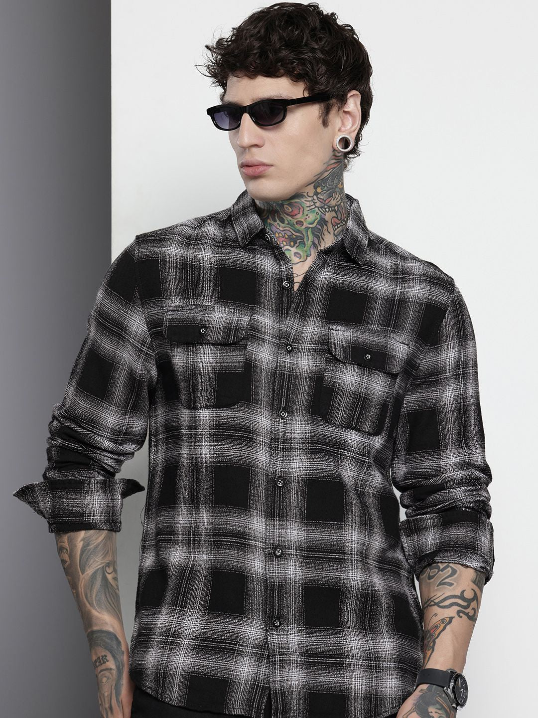 Men's Black Slim Fit Checked Casual Shirt
