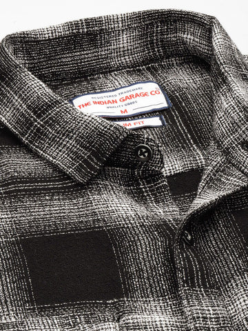 Men's Black Slim Fit Checked Casual Shirt