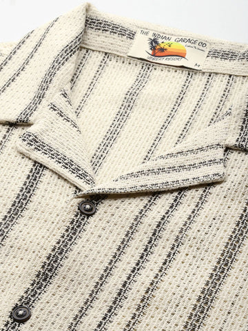 Men's Off White Relaxed Fit Textured Resort Wear Shirt