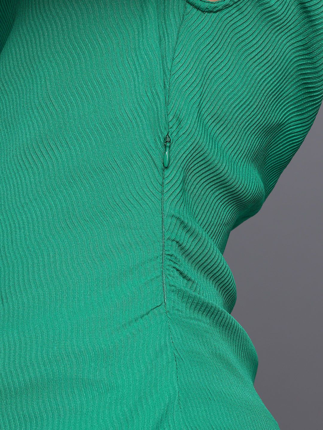 Freehand by The Indian Garage Co Women Fitted Textured One Shoulder Top